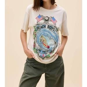 NEW DAYDREAMER the beach boys surf patrol boyfriend tee in white